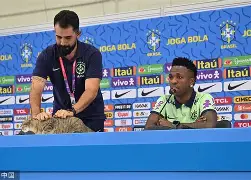 包含维尼修斯五连胜继续领跑积分榜，本泽马主帅陷下课危机！的词条